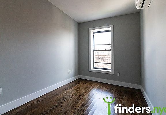 5th image of 534 Jackson Ave #2C
