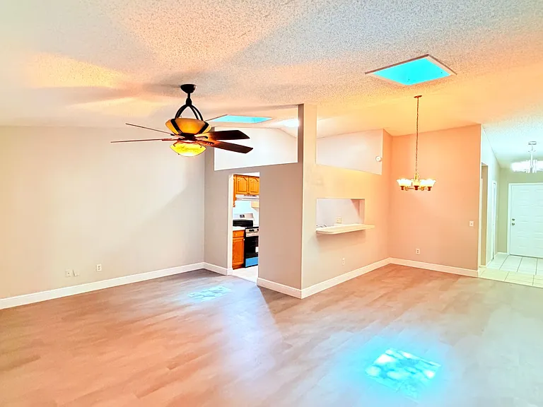 124 Clear Lake Cir — Photo 7