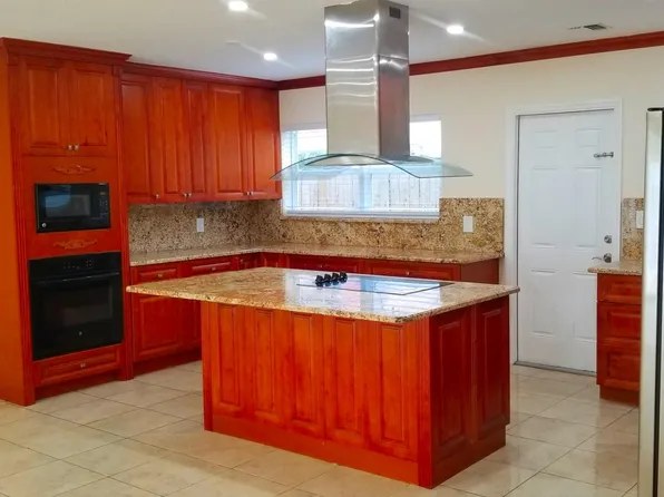 802 Raymond St, Miami Beach, FL 33141