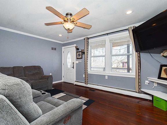 5th image of 639 Violet Ave