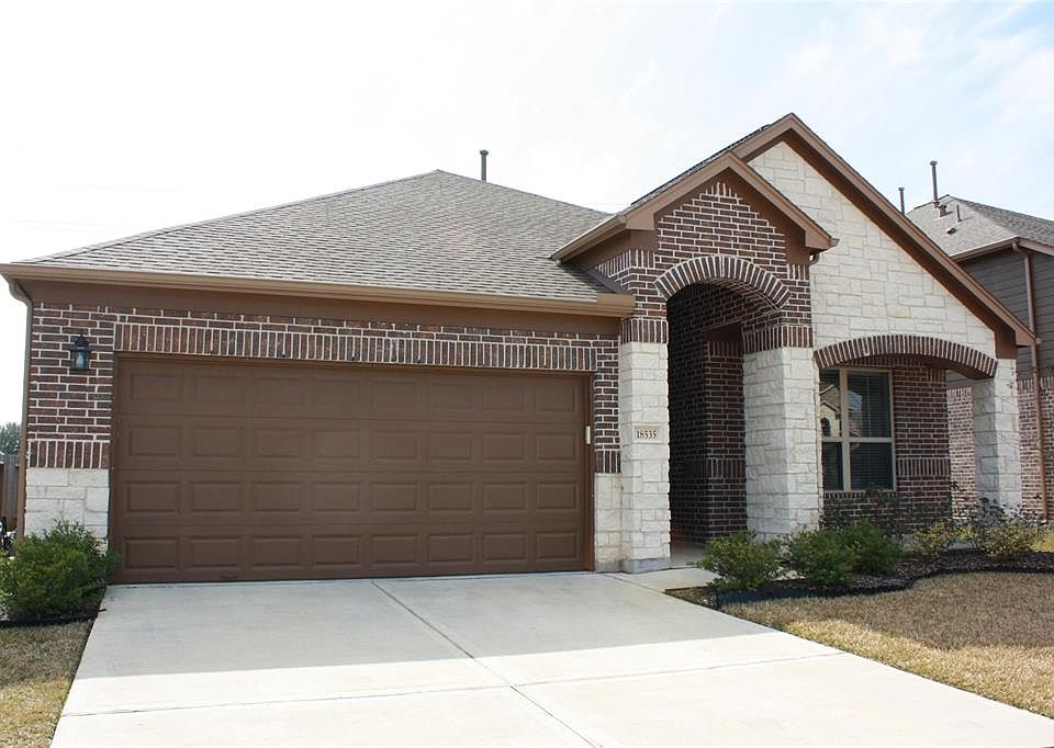 1st image of 18535 Windy Knoll Way