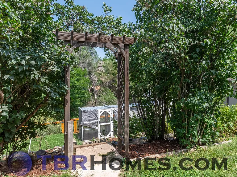 8635 W Tennessee Pl — Photo 26
