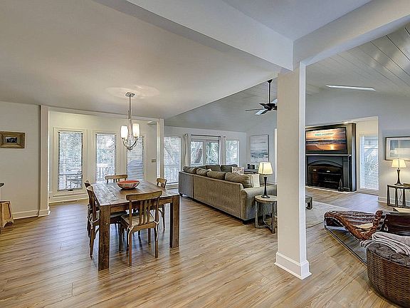 4th image of 84 S Sea Pines Dr