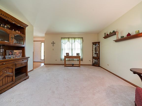 3rd image of 3700 Hennepin Dr