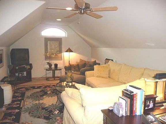 5th image of 3710 Canyon Lakes Dr Building B