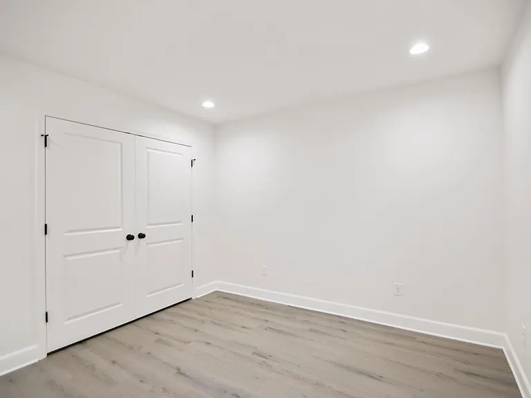 212 S Park St — Photo 18