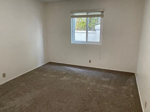 2081 Glasgow Ave — Photo 8