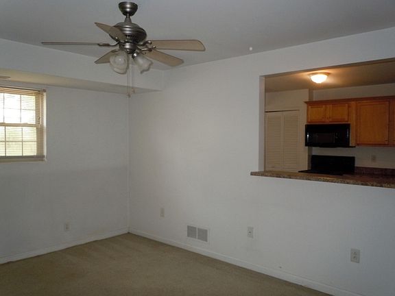 3rd image of 115 Maryknoll Dr APT 1