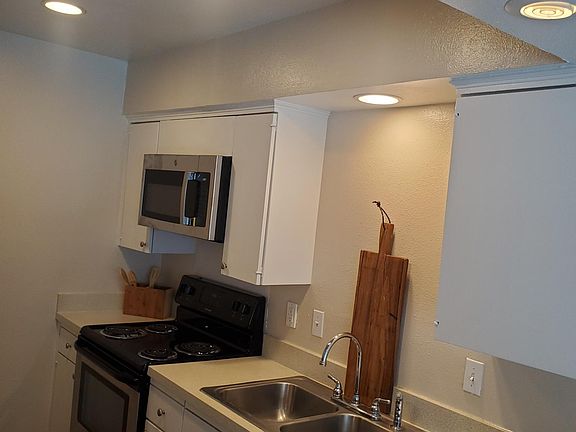 4th image of 1424 Winding Brook Cir #195-A