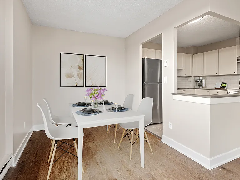 523 Portsmouth Ave — Photo 5