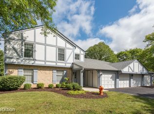 2131 Lancaster Cir APT 202A, Naperville, IL 60565