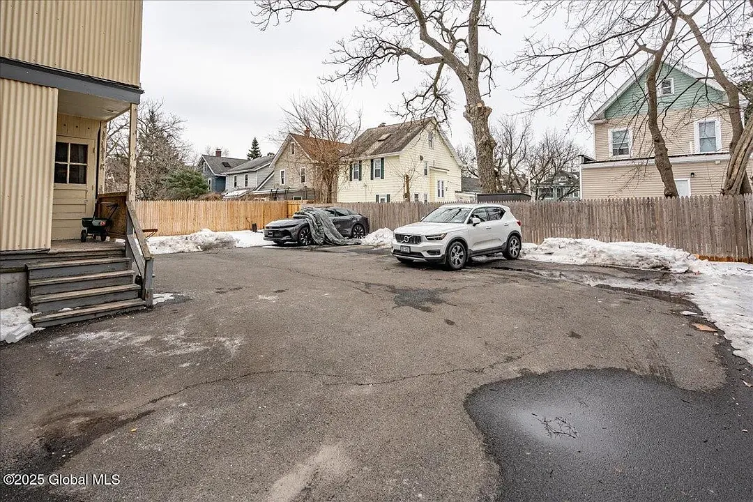 2 bed, 850 sqft, $1,800 — Photo 4