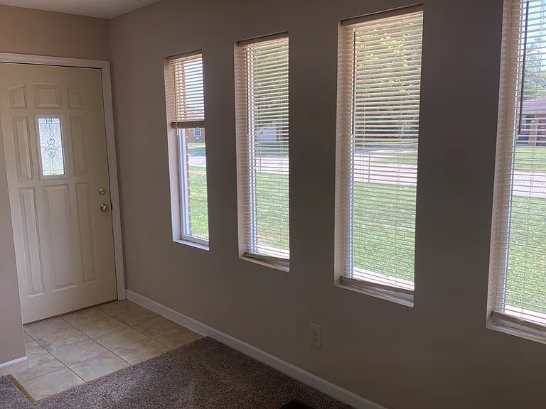 7058 S Manor Dr — Photo 4