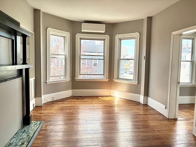 1st image of 653 Brock Ave #2