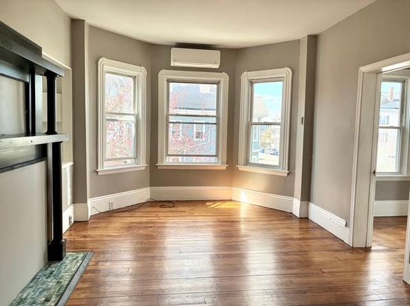 653 Brock Ave #2
