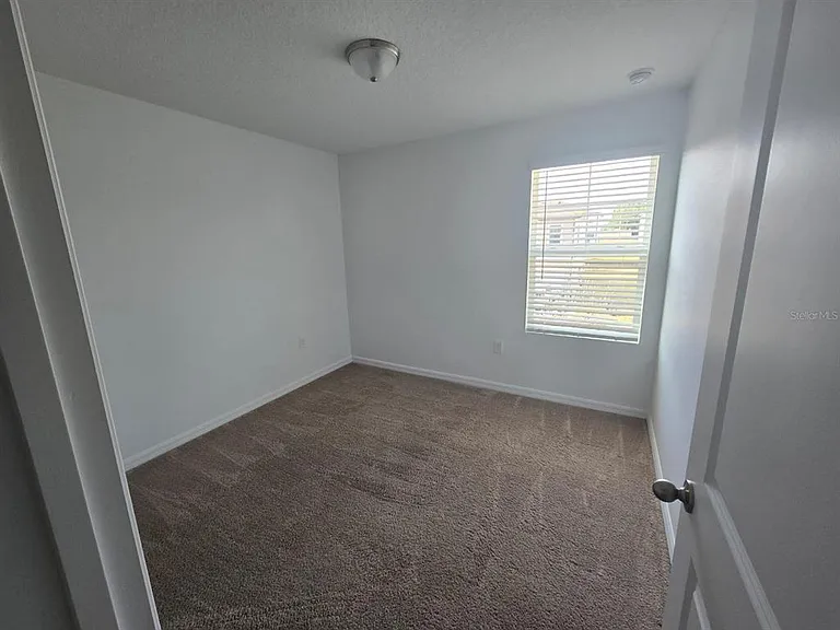 936 Grandin St — Photo 13