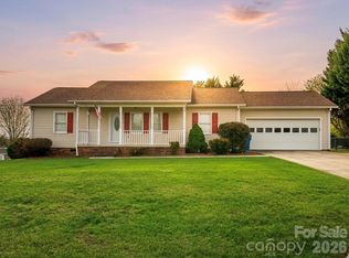 238 Dogwood Acres Ln, Taylorsville, NC 28681