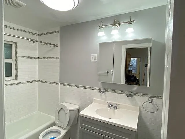 233 Avenue E #2 — Photo 11