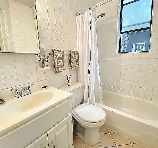 257 W 12th St #3E — Photo 9