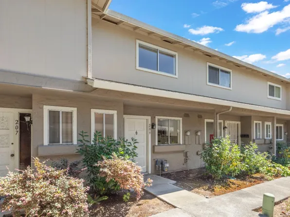 209 N Temple Dr, Milpitas, CA 95035