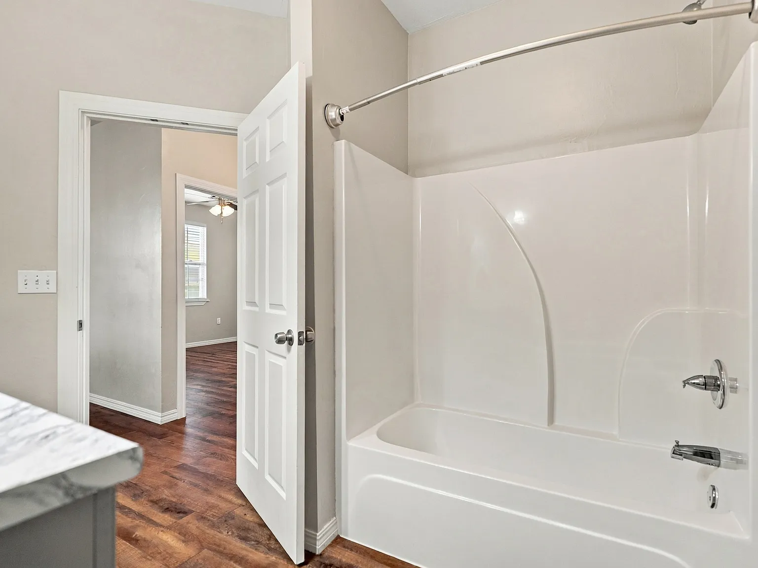 6421 W 3rd St (house 6) - 1 — Photo 3
