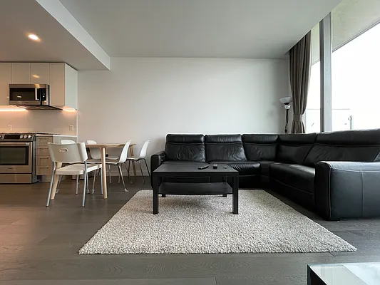 Rented by Sky View Parc Sales LLC | media 7