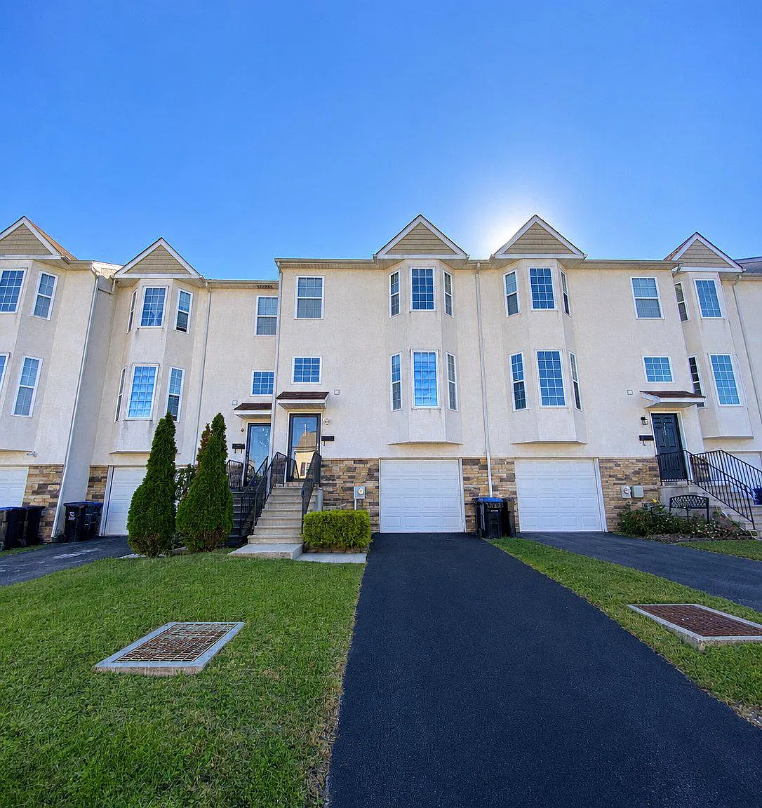 3 bed, 2.5 bath, 1544 sqft, $3,500 — Photo 1