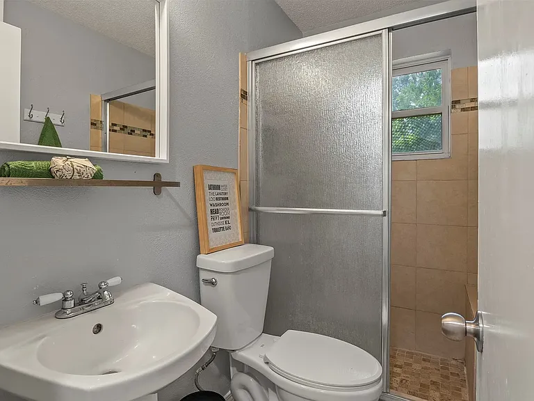 706 Henslee Dr — Photo 22