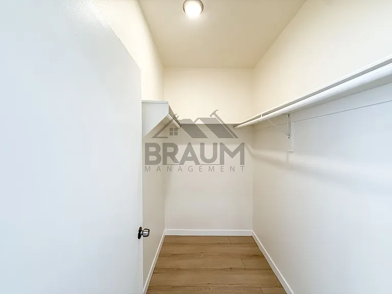 COLLINS — Photo 23