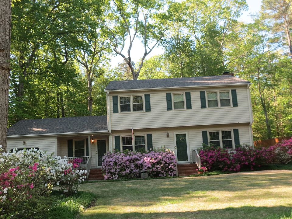 1st image of 203 Robertson St