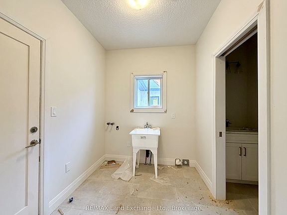 4th image of 443 Ivings Dr