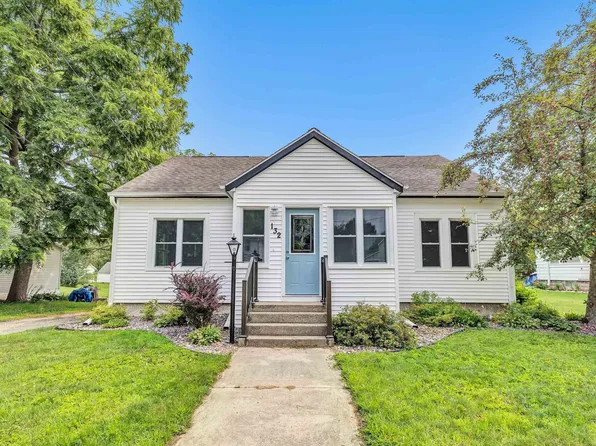 132 S Birch Ave, Gillett, WI 54124