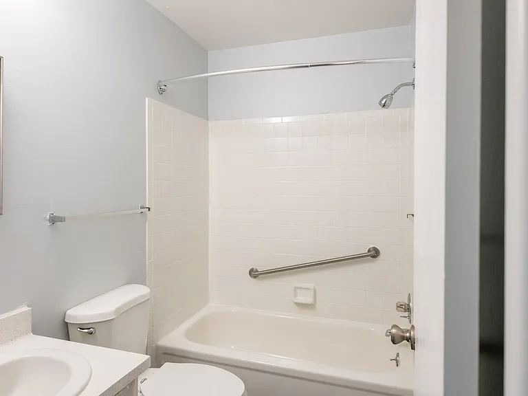 Cityside Apartments and Townhomes — Photo 9
