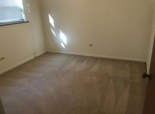 5615 6th Ave APT 1A, Countryside, IL 60525