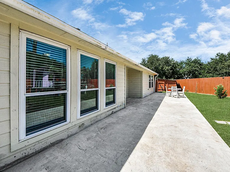10850 White Oak Point Ct — Photo 49