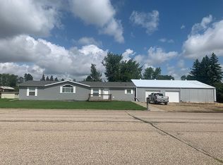 625 1st St SE, Leeds, ND 58346