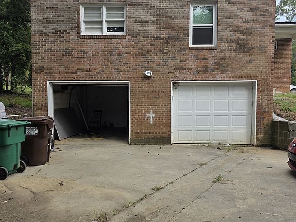 3rd image of 1211 Biltmore Ave