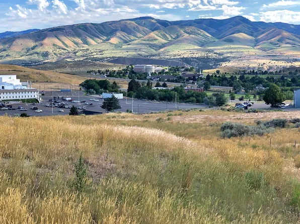 2501 Birdie Thompson Dr, Pocatello, ID 83201