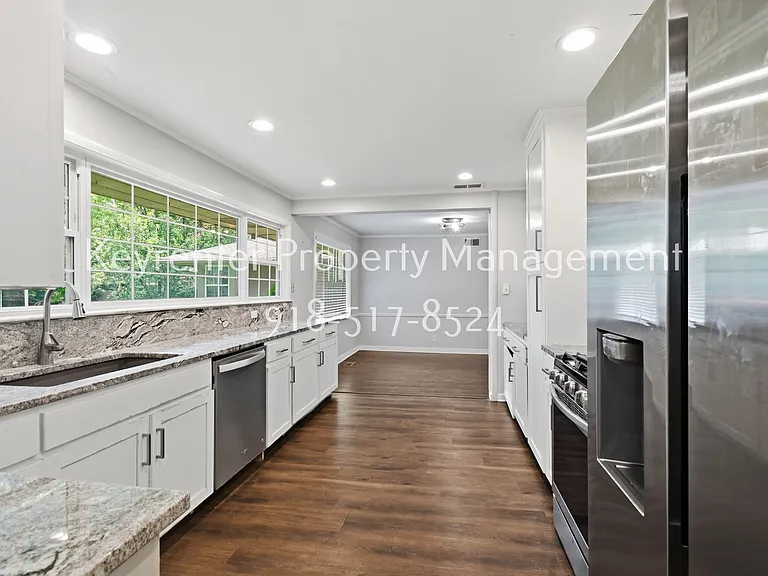 3325 S Yorktown Ave — Photo 8