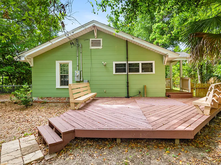1724 E Maxwell St — Photo 22