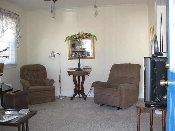 4th image of 3268 Lakeview Ave