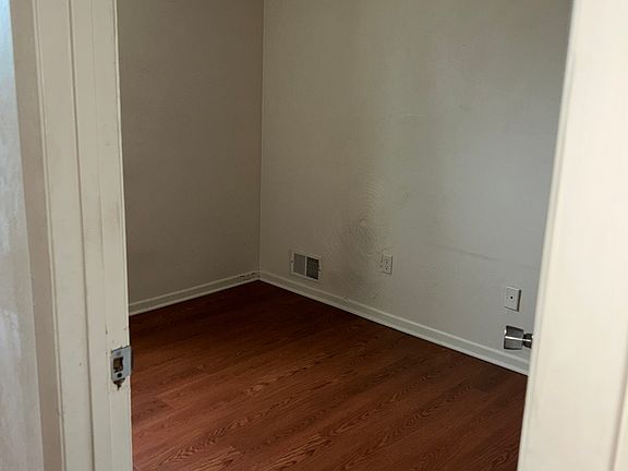 4th image of 302 Zara St APT 406