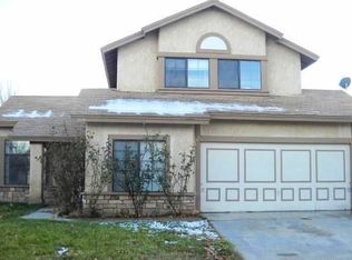 608 E Jenner St, Lancaster, CA 93535