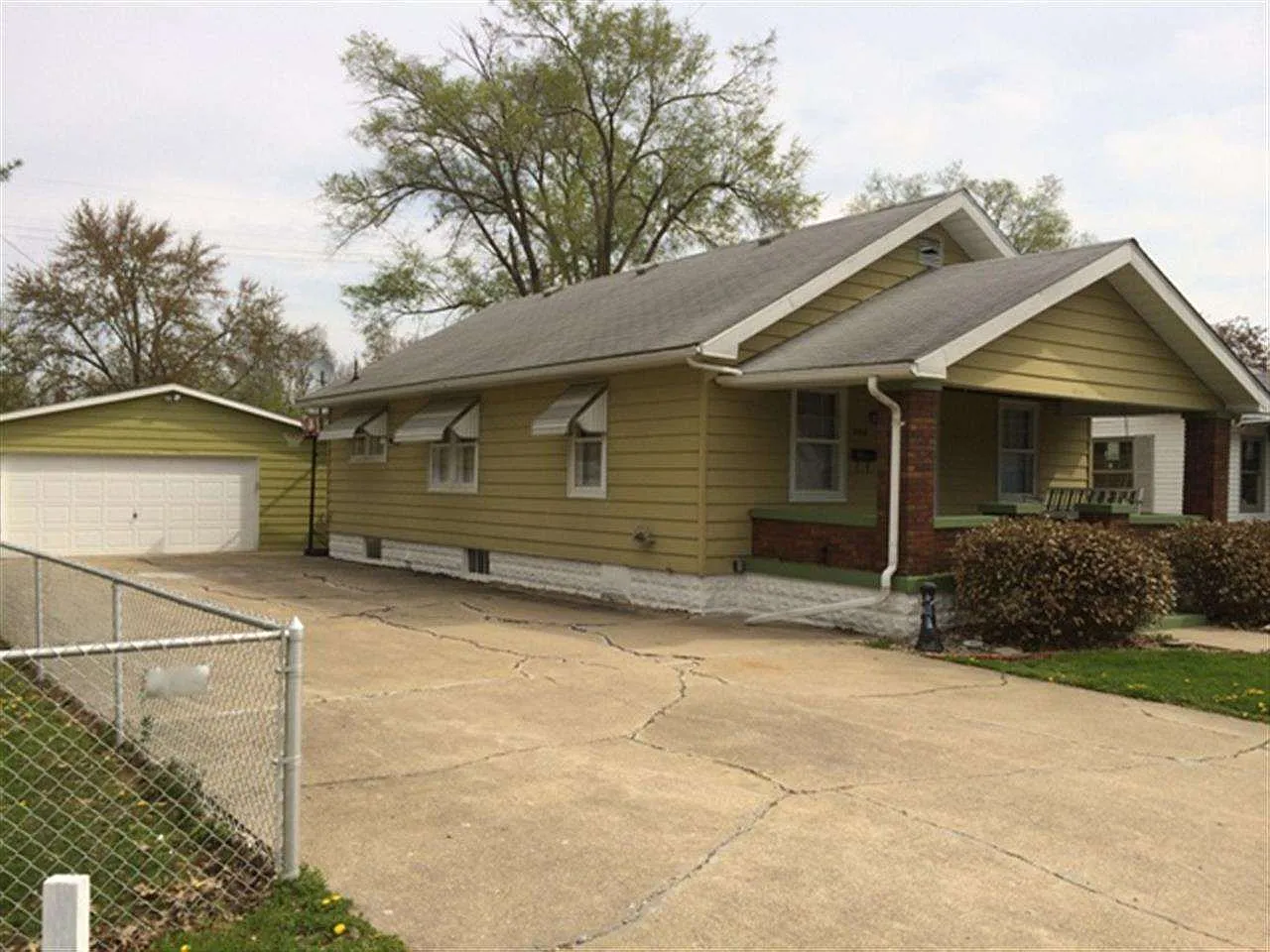 2512 Franklin St photo 1