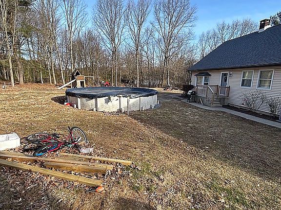 3rd image of 85 Molly Dr
