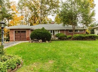 44 Woodmere Ln, Tenafly, NJ 07670
