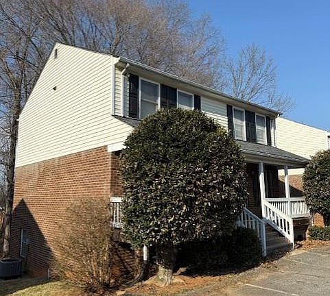 2nd image of 1822 Wards Ferry Rd