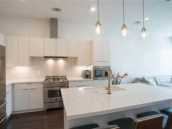 207 W Johanna St #105 — Photo 3