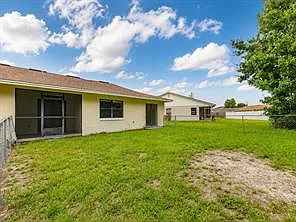 660 Royalty Ct — Photo 35