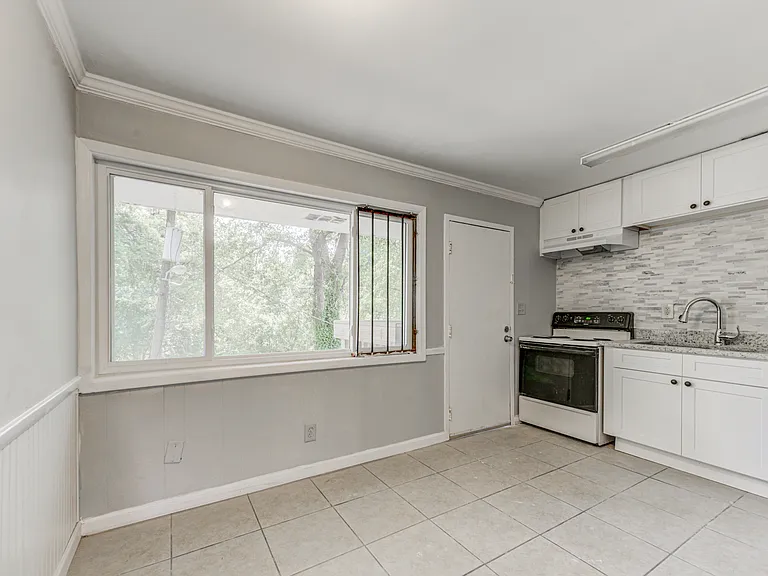 3547 Glenwood Rd #C — Photo 6